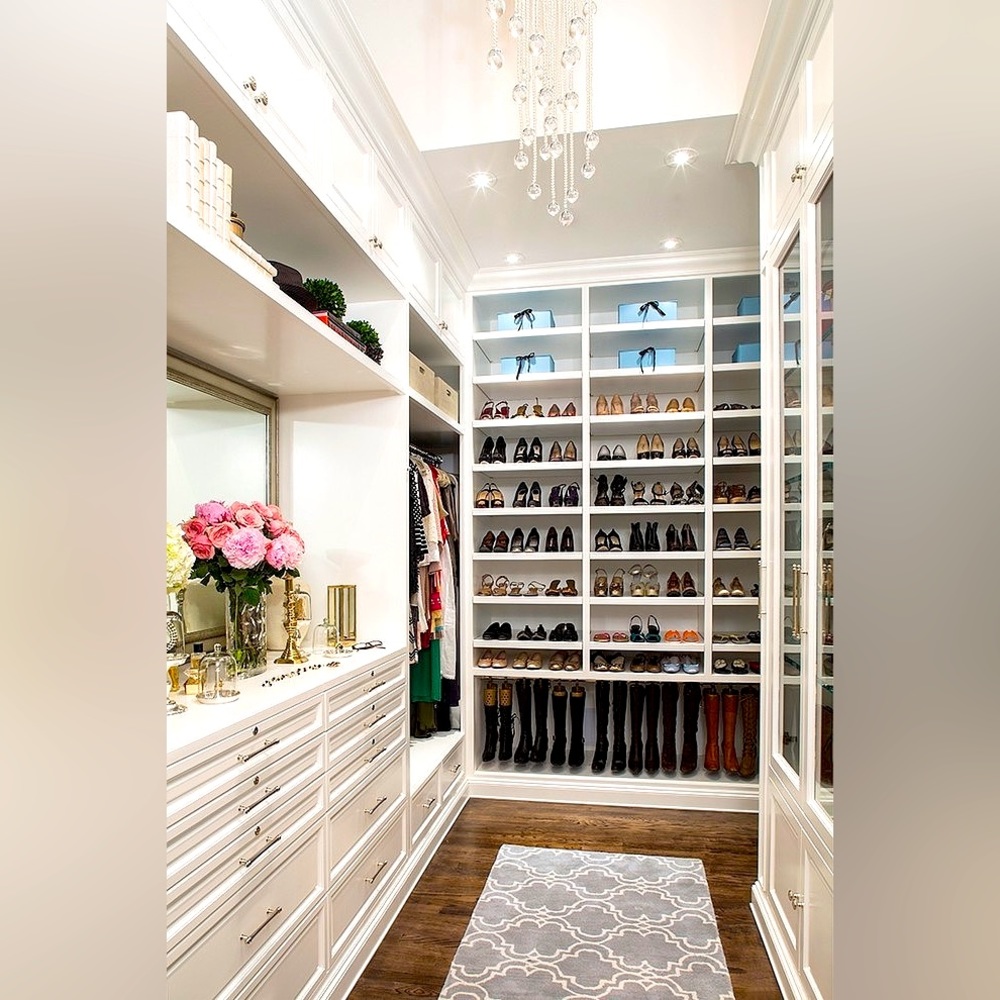 CLOSET CLEAR-OUT LOW STARTS SHOW